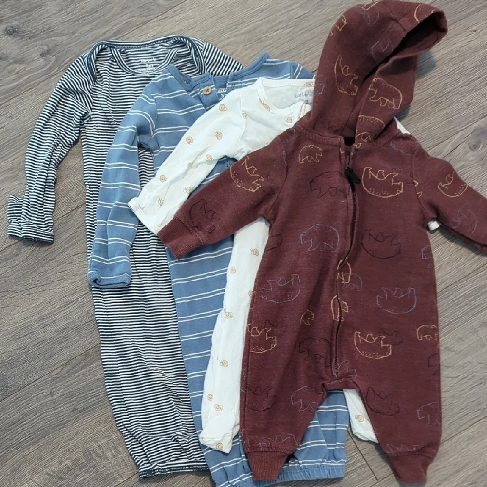 Bundle Carter's Infant 3 month Onesie Sleepers